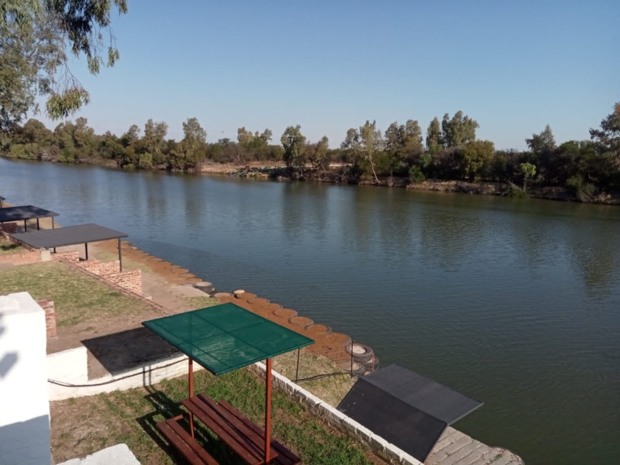  Bedroom Property for Sale in Bloemhof North West